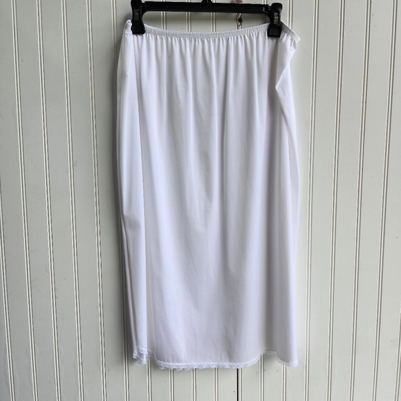 Vassarette 11-122 Silky Nylon Lace Trim 28" Half Slip Petticoat USA White XL - Picture 1 of 8